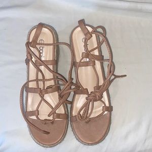 Boohoo Tan Platform Sandal Size 8